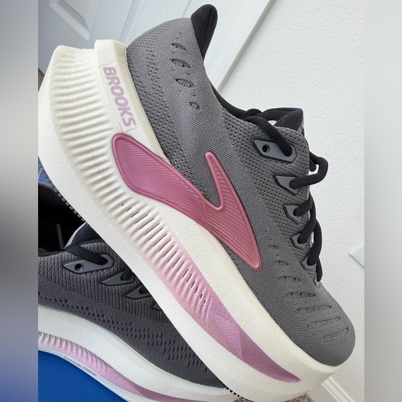 Brooks Glycerin Max 2 Road Running Shoes Gray/Coconut/Metallic Sz 7 Athletic - Picture 16 of 16